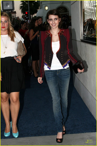 emma-roberts-louis-vuitton-05.jpg