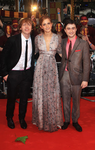 LONDON, ENGLAND - JULY 07: (LR) Rupert Grint, Emma Watson and Daniel Radcliffe arrive for the World Premiere of Harry Potter And The Half Blood Prince at Empire Leicester Square on July 7, 2009 in London, England. (Photo by Tim Whitby/Getty Images) *** Local Caption *** Rupert Grint;Emma Watson;Daniel Radcliffe