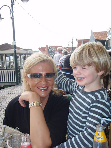 Свежей селёдочки не хотите?:) А также развиртуализация и Volendam. 