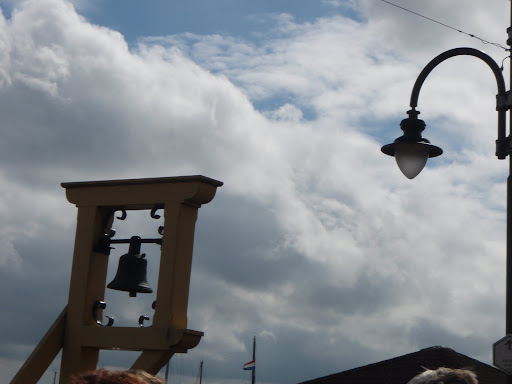 Свежей селёдочки не хотите?:) А также развиртуализация и Volendam. 