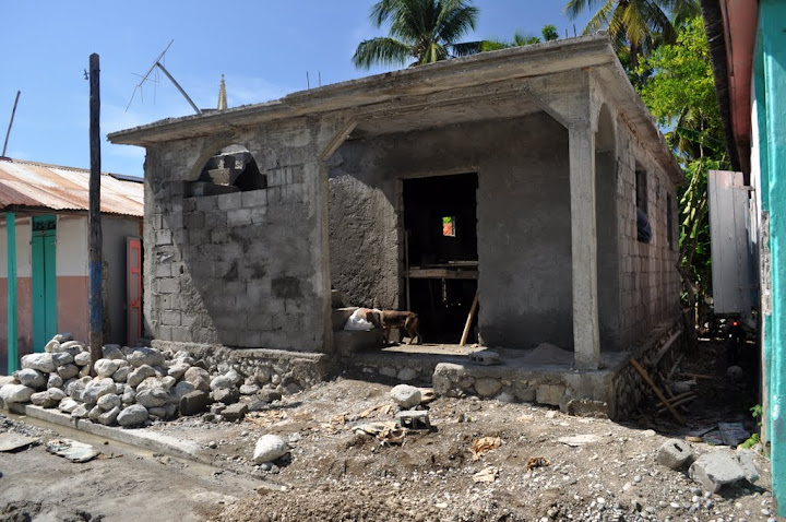 The Les Anglais Clean Energy Store, financed by EarthSpark International and CRAN, is nearing the end of construction.