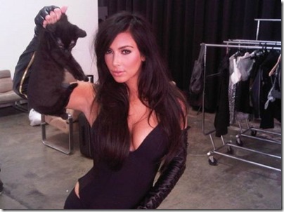 Fotos de Kim Kardashian tiradas de seu twitter (19)