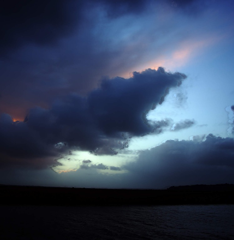 [hdri-sunset-cloud-exposure7.jpg]