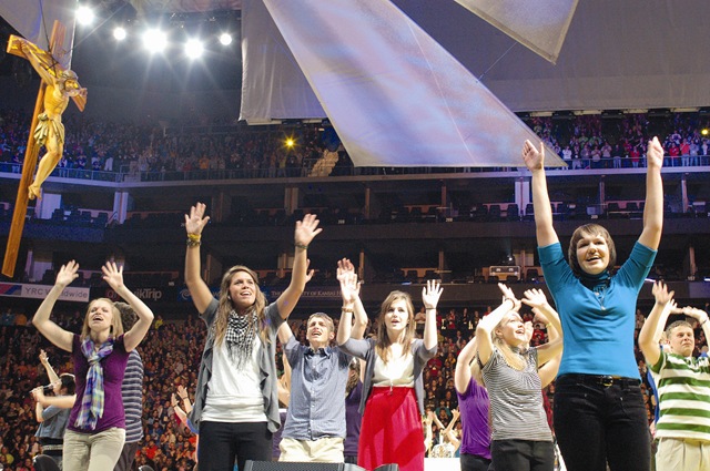 [1127_NCYC_closingMass[4].jpg]