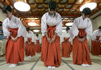 [reverencia-japonesa-feminina[3].jpg]