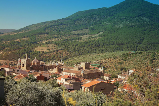 Viajar a La Puebla de Guadalupe, Cáceres, Extremadura