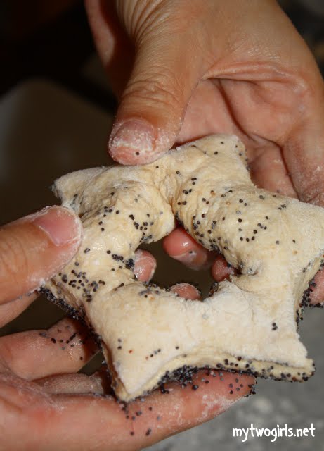 Shaping the dough into star