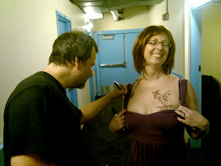 Billy Gould signs too with a pentagram! Nice. Billy Gould signs too with a pentagram! Nice.