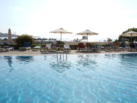 latar vid pool