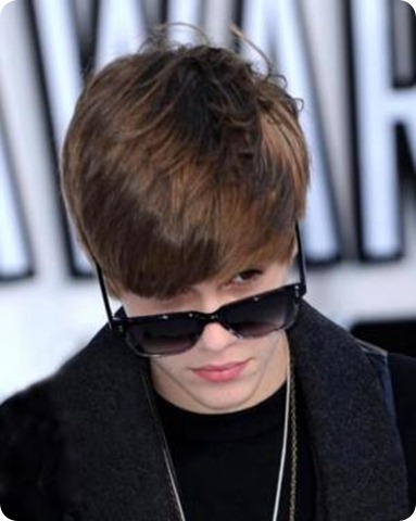 Justin-Bieber-10-11-2010_3