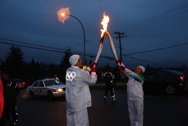 [Olympic Flame Feb 7 2010 083[4].jpg]