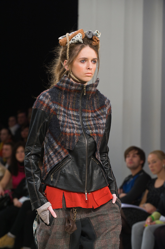Elena BURENINA, UFW, осень/зима 2011-12
Фото Сергея Черникова
