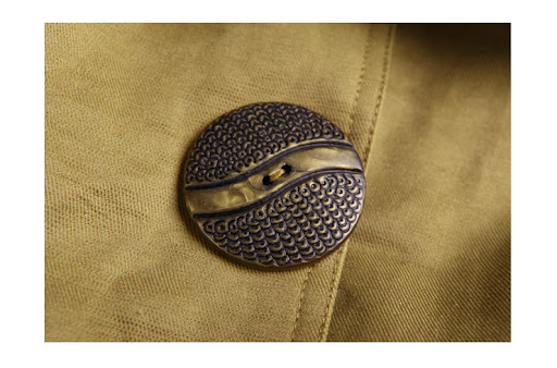 1513大钮扣外套--榄绿_05.jpg (740&times;488)