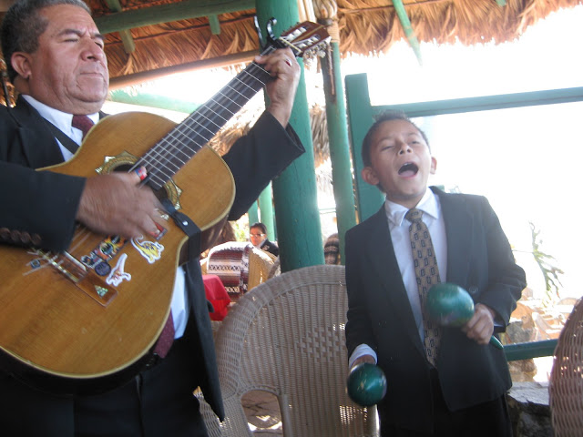 Mariachis!