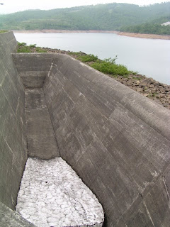 洪水吐