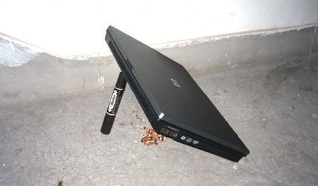 broken-laptop (8)