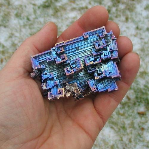 bismuth-crystal (4) bismuth-crystal (4)