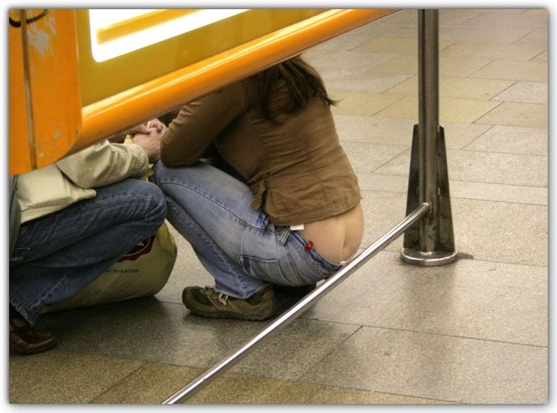 [peeping-butts (2)[12].jpg]