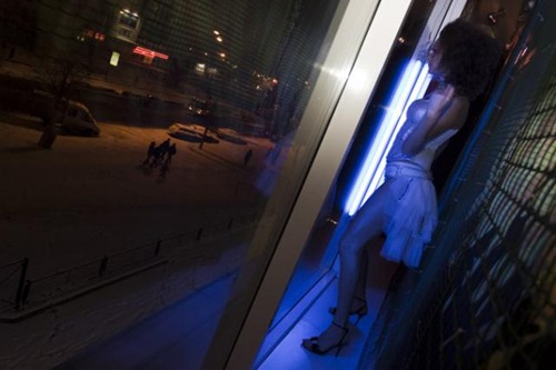 bank-strippers (9)