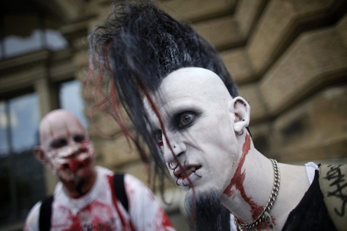 zombie parade (4) zombie parade (4)