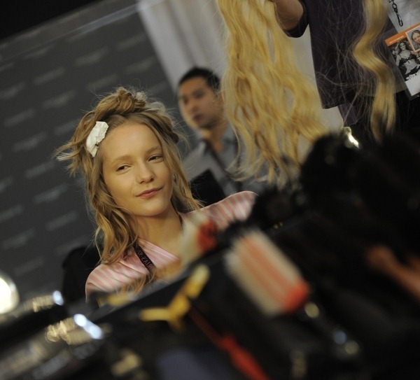 VictoriasSecret2009-behind (4)