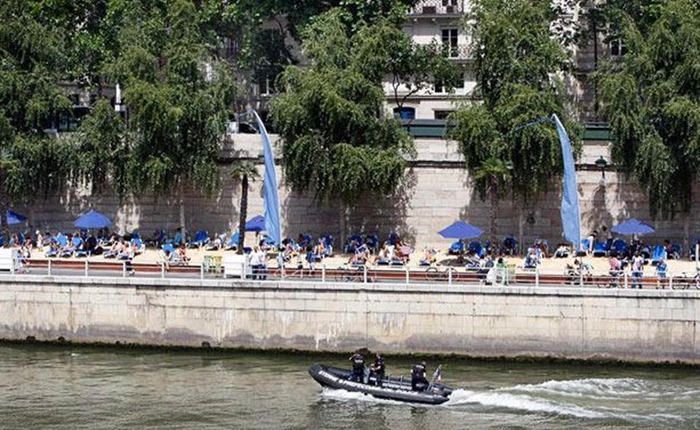 paris-beach (2) paris-beach (2)