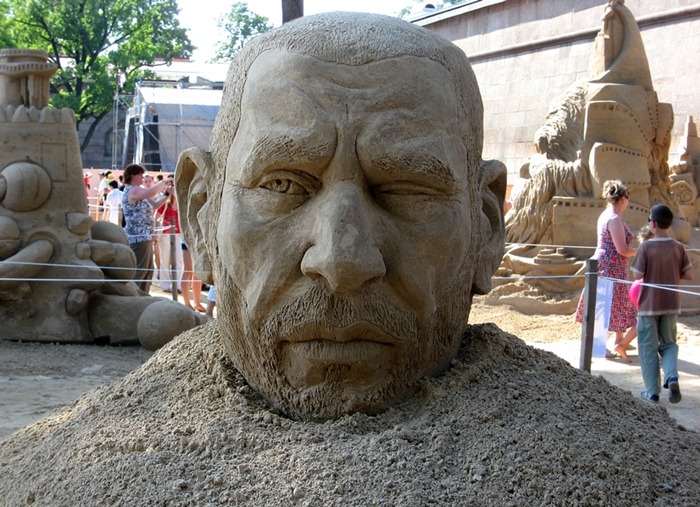 sand-sculpture (2) sand-sculpture (2)