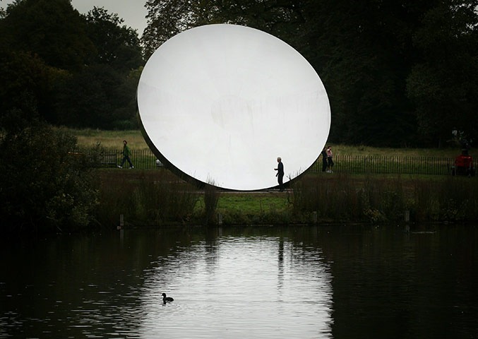 Anish-Kapoor-skymirrors (8)