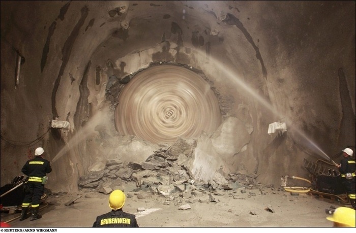 longest-rail-tunnel (7) longest-rail-tunnel (7)