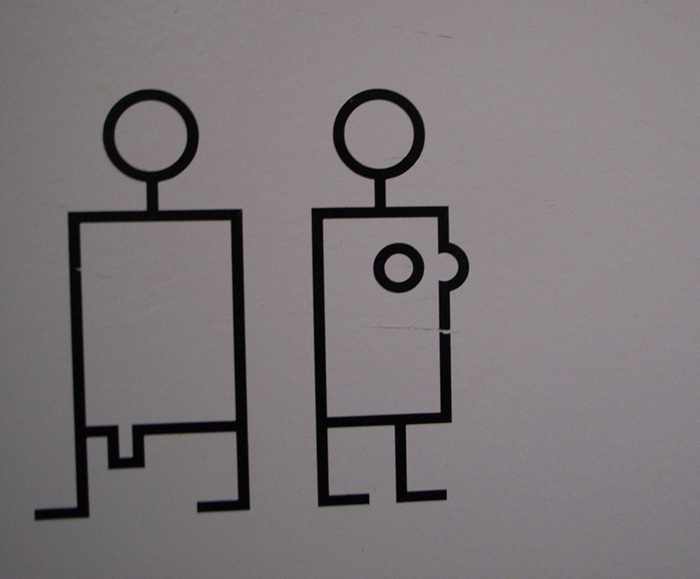 *Toilet nam và nữ, làm sao để phân biệt ?  1switzerlandlc1%5B6%5D