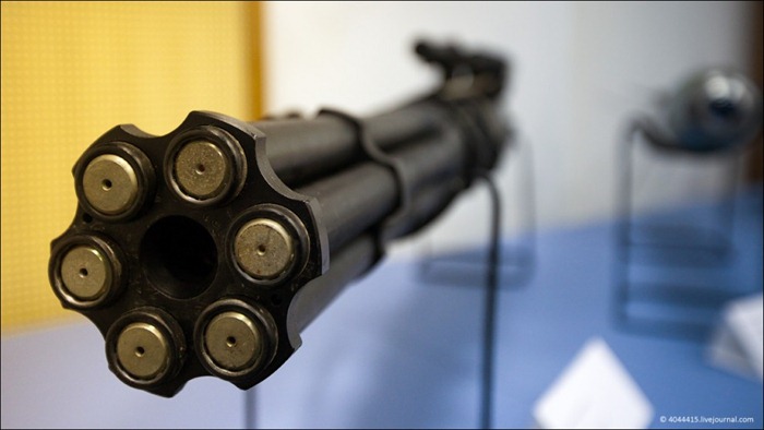 ak47-museum16 ak47-museum16