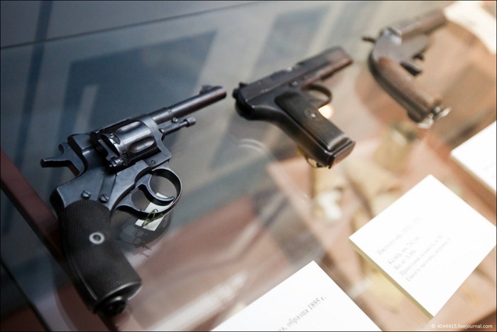 ak47-museum17 ak47-museum17