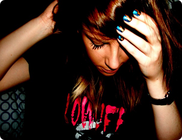 LIGHTNING BOLT NAILS 3