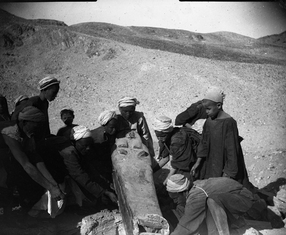 [Ritrovamento ad Assiut del sarcofago di Shepsittaesi di epoca tolemaica, oggi conservato a Biella[4].jpg]