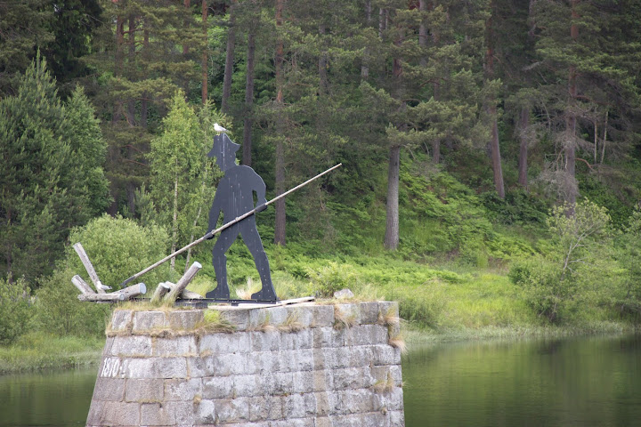 Midden op de rivier.