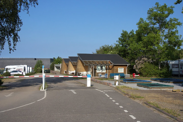 Mooie camping maar veel lawaai van de weg.