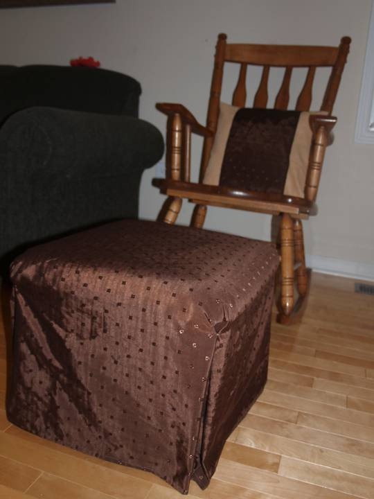 [stool covered[3].jpg]