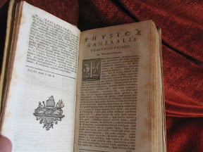 Comienzo del primer tratado de «Phisicæ Generalis». Comienzo del primer tratado de «Phisicæ Generalis».
