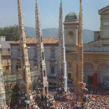 L'entrata in piazza del Giglio del Sarto; anno 1991.