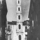 Giglio in sosta in via S. Felice nei pressi del palazzo La Rocca; anno 1910