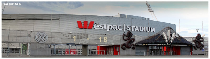 IMAGE: http://lh6.ggpht.com/_a_v5U7guC1c/THtrbvRMBlI/AAAAAAAActw/93_7WafUg4s/s800/Stadium.jpg