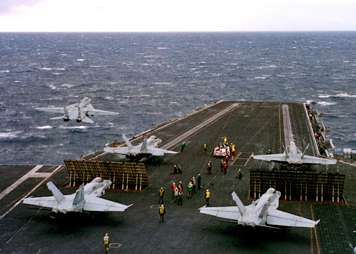 http://lh6.ggpht.com/_abxPuU1fufs/Rz-cTmvUG4I/AAAAAAAALKk/nYY3wWI9Snc/NewsPhoto_1999-03_990223-N-4004O-002.jpg