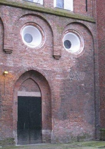 [scared_building[3].jpg]