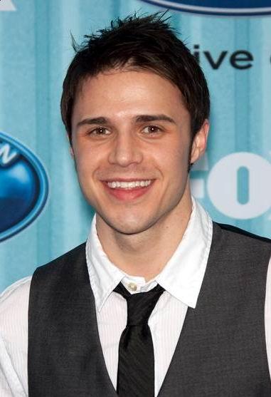 cool guys hairstyle from Kris Allen