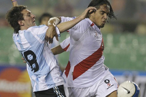 [20080911messiperu13.jpg]