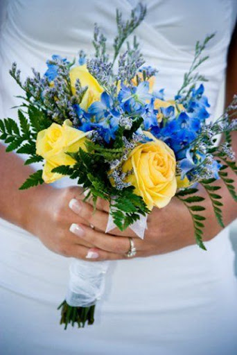 white rose bouquet with blue ribbon. White rose bridal ouquet with