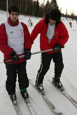 Imagem: Marcos e Gabriel na neve