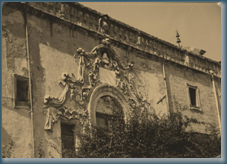 Facciata con l'ingresso