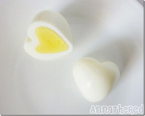 Egg-in-a-heart-shaped-009