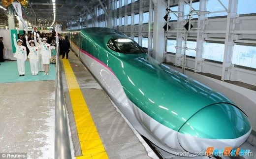 [1038_watermark_520x360_kereta-ultra-cepat-hayabusa-02[2].jpg]